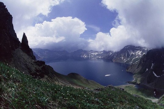山全景
