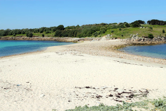 沙壩海灘圣艾格尼絲和古夫島之間；錫利群島。