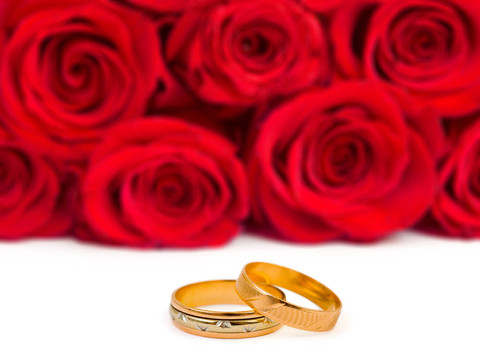 結(jié)婚戒指和玫瑰