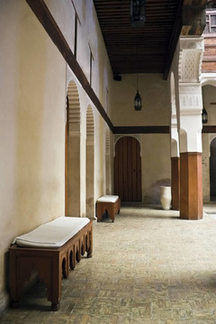 奈加因；Fes。