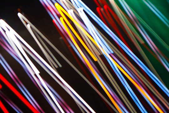 通過夜間燈光效果