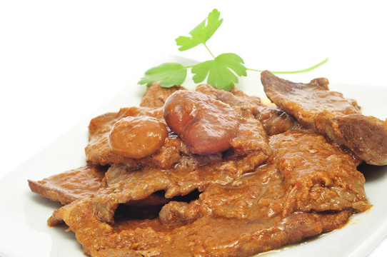燉小牛肉；一紅燴牛肉典型加泰羅尼亞；西班牙
