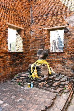 著名的寺Wat Phra Si sanphet；在Ajutthaya皇家宮殿