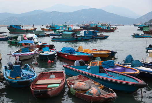 釣魚和房子船。香港.