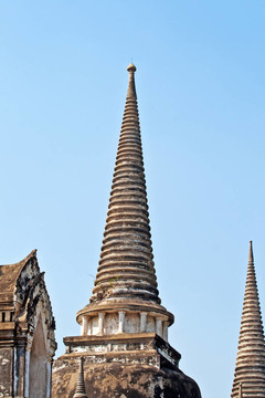著名的寺Wat Phra Si sanphet；在Ajutthaya皇家宮殿