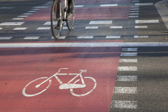 巴塞羅那街道上的循環(huán)道路；西班牙