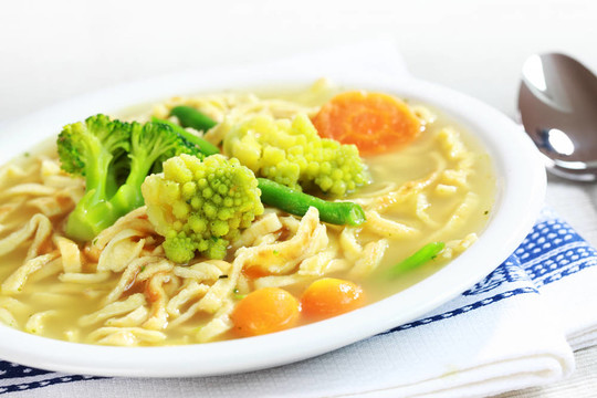 雞肉面條湯