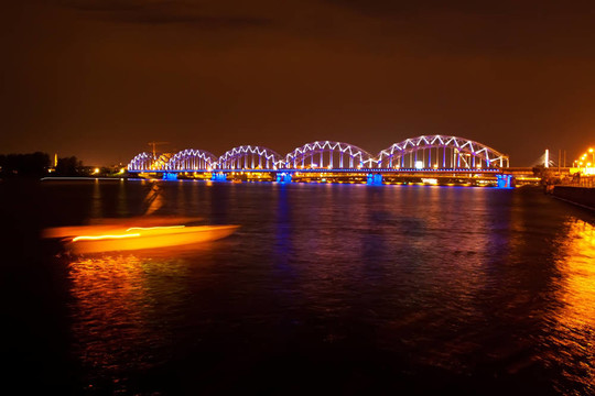 里加鐵路橋