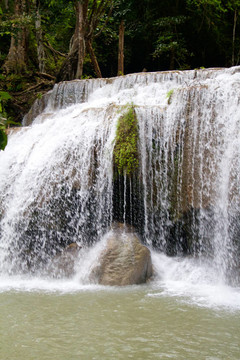 Erawan Waterfall；Kanchanaburi；泰國(guó)