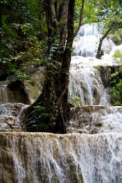 Erawan Waterfall；Kanchanaburi；泰國(guó)