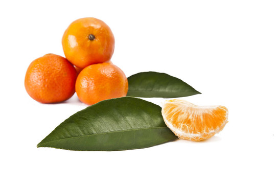 白色背景中分離的橙色