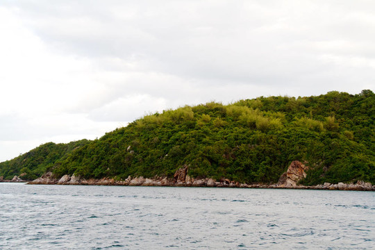 美麗的藍(lán)色海洋從斯米蘭群島泰國；亞洲