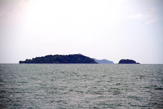 美麗的藍(lán)色海洋從斯米蘭群島泰國(guó)；亞洲
