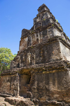 Satmahal Prasada；波隆納魯瓦；斯里蘭卡