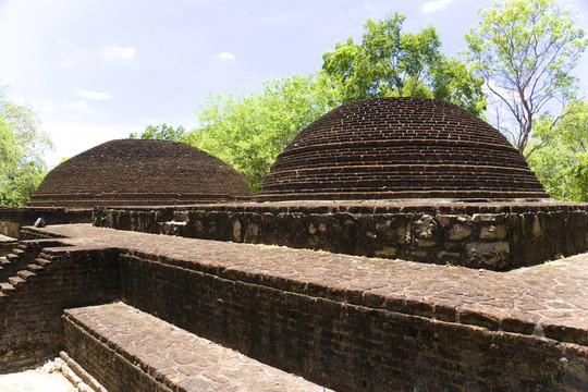 Crematory Stupa在alahana parivena；斯里蘭卡