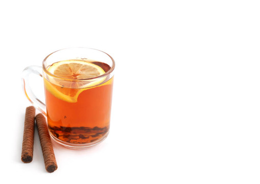 一杯檸檬和餅干的茶