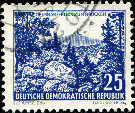 民主德國大約1961：一在德國印刷郵票在哈爾茨地區(qū)在國家公園哈茨變身超獸布洛肯；在安哈爾特；大約19