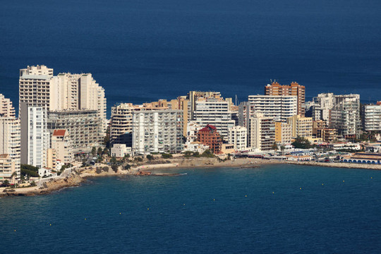 地中海度假勝地Calpe；白色海岸西班牙