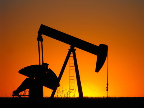 橙色pumpjack