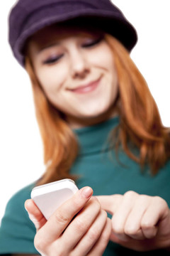 女孩打電話。