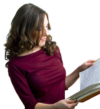 年輕的女孩讀一本書