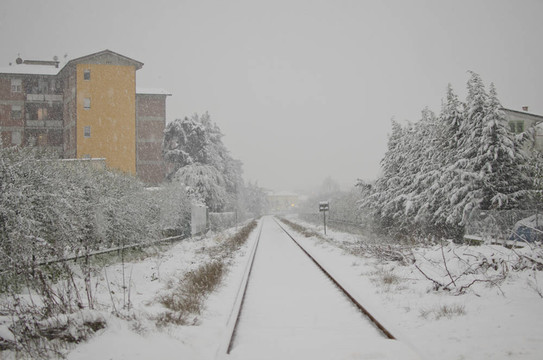 暴風(fēng)雪之后的風(fēng)景；意大利