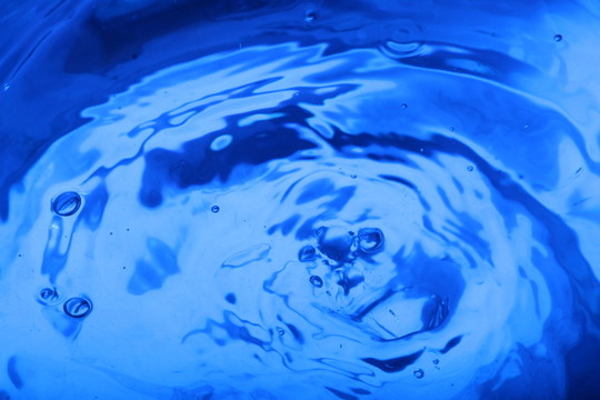 水