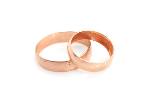 結(jié)婚戒指和玫瑰