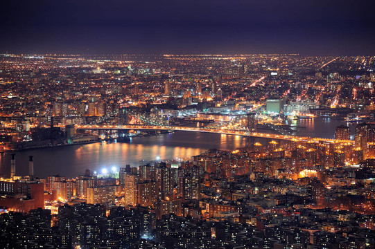 纽约市曼哈顿天际线黄昏鸟瞰图