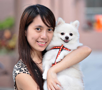女孩和狗
