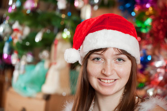 Santa帽上的女孩肖像