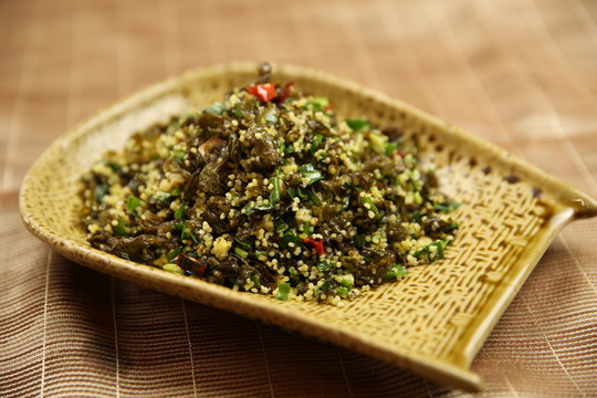 地皮菜炒小米