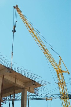建筑起重機(jī)與建筑施工。