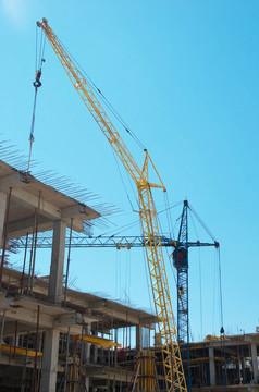 建筑起重機與建筑施工。