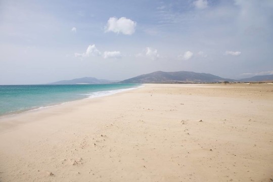槍在塔里法海灘