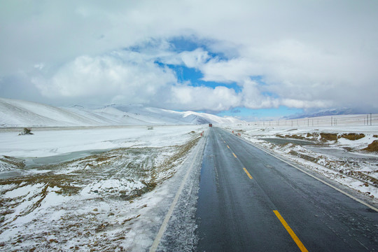 雪原公路