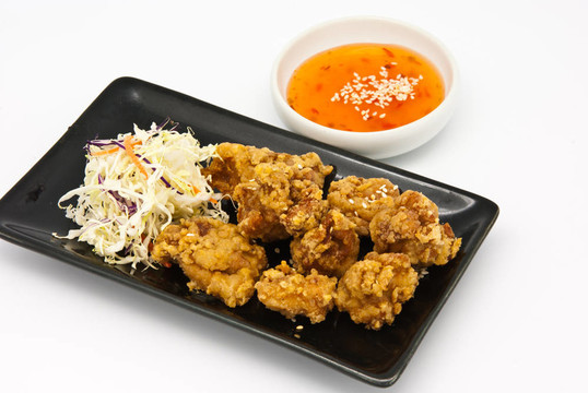 黑盤子里的炸雞