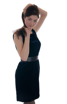 穿黑色連衣裙的女孩