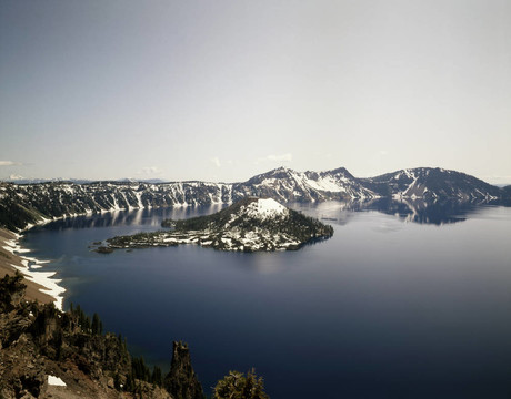 火山口湖；精靈島；俄勒岡