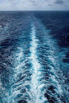 海上船舶尾流