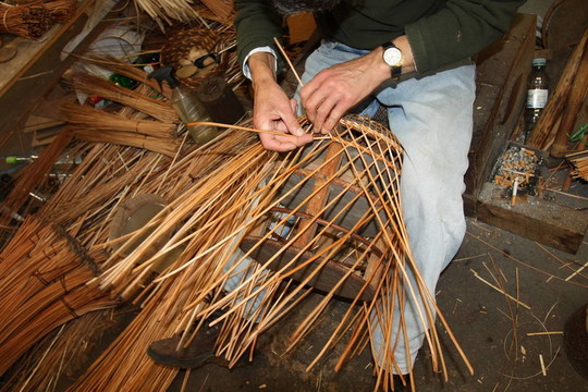 柳編工藝品；
