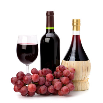 全紅酒酒杯；酒瓶和葡萄