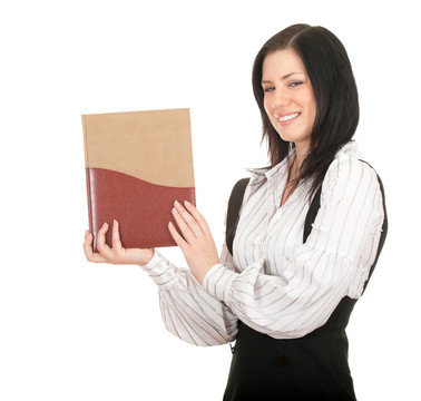微笑的年輕的黑發(fā)女人和書