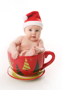Santa嬰兒在一個(gè)大杯子