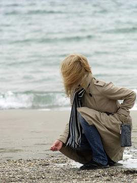 海邊的女人