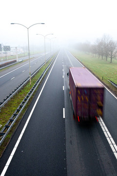 高速公路霧
