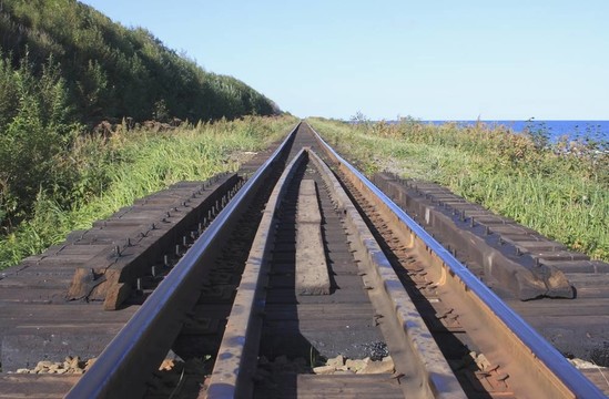 鐵路沿線的庫頁島海濱；