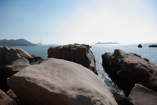 石頭和海