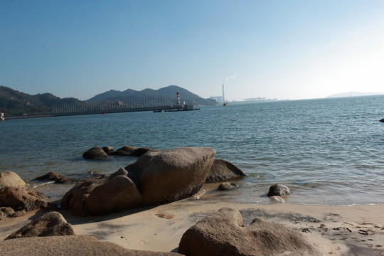 陽(yáng)光海邊沙石