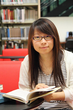 女大學(xué)生